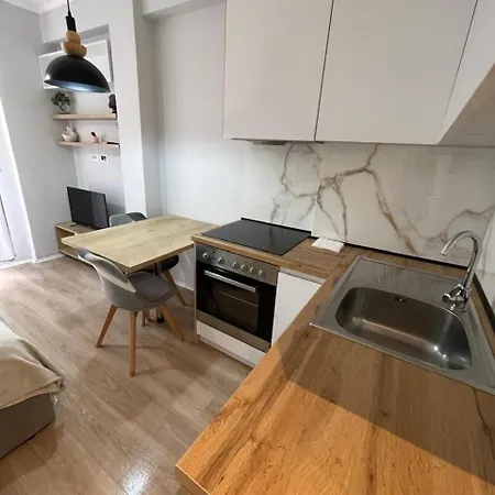 Jonas Sunrise Appartamento Tirana